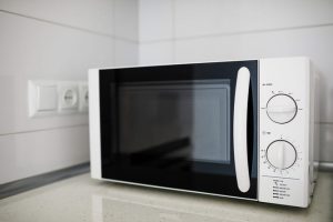 Le malattie causate dall'uso del forno a microonde: cosa c'è da sapere